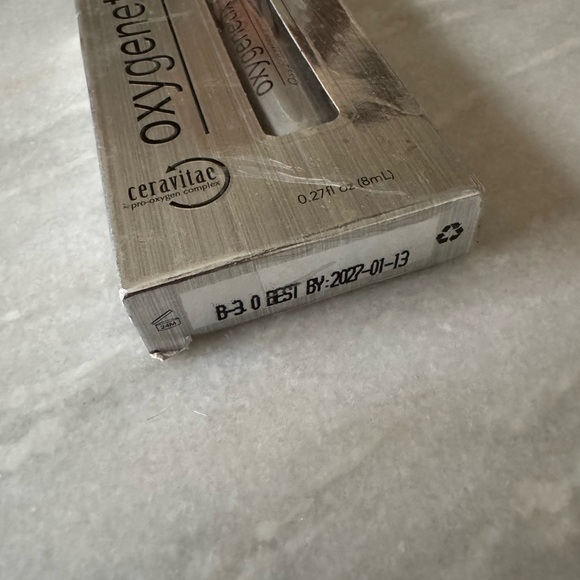 Oxygenetix oxygenating concealer 8ml - Picture 3 of 5